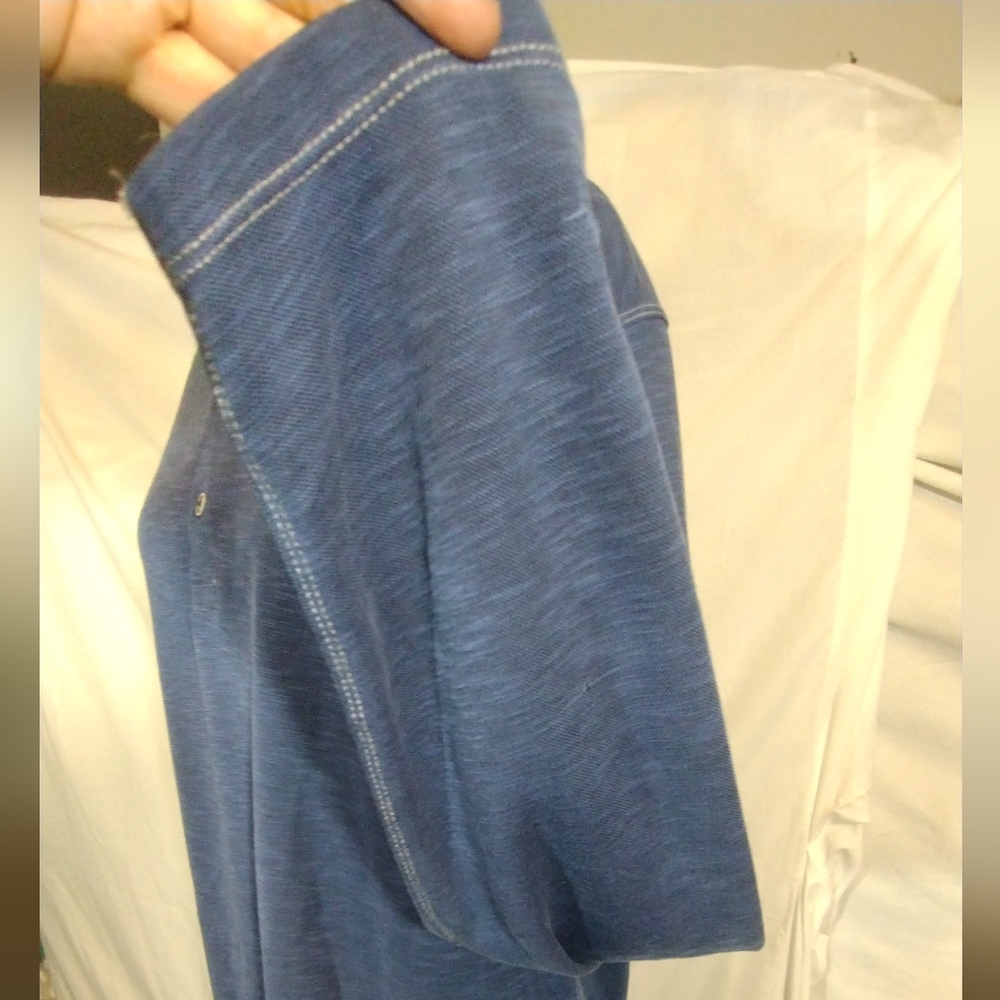 Tommy Bahama men blue Henley light weight sweater, Long sleeve, 1/2 button, L - Picture 9 of 13